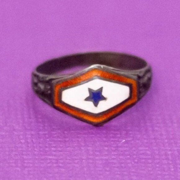 Size 4 1/2, Vintage Star-shaped American Themed Ring - Q38 - Picture 1 of 3